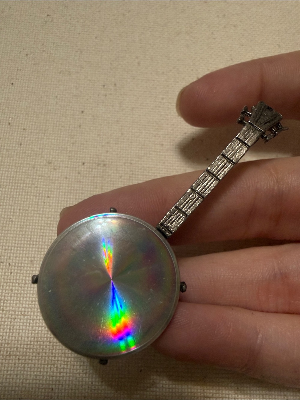 Vintage-Inspired Banjo Brooch W/Iridescent Round Cabochon rare find Lovely piece